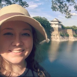 Meet your Posher, Claire